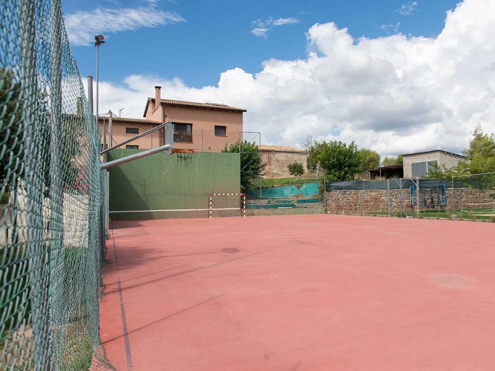 Imagen Pista polideportiva y frontón